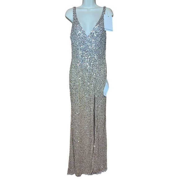 Mac Duggal V-Neck Sequin Sheath Gown in Nude NWT Size 8 brand new never worn - Picture 5 of 12